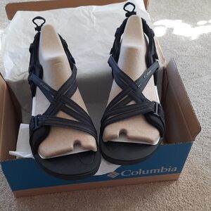 NWT.  Columbia Women's More Cushion Black Sandals